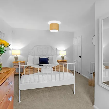 Adventure House - 펜션 *