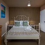Adventure House - ويتبي