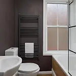 度假居 Adventure House - *