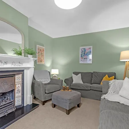 بيت للعطل Adventure House - *