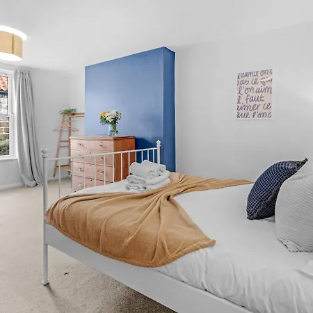 بيت للعطل Adventure House -