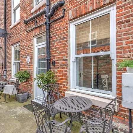 Adventure House - بيت للعطل